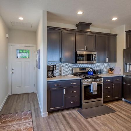 Oceanview Townhome - Pet Friendly - Sleeps 6 - King Depoe Bay Bagian luar foto