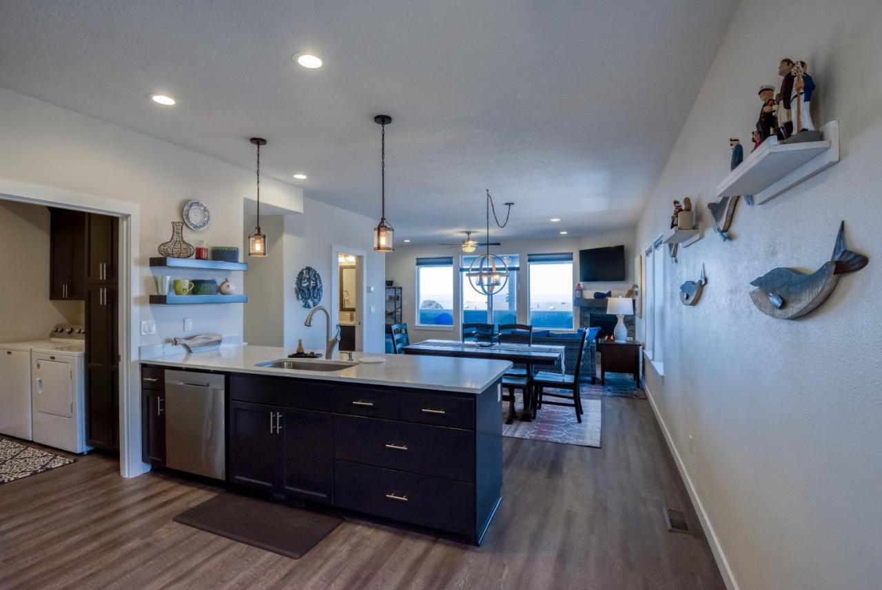 Oceanview Townhome - Pet Friendly - Sleeps 6 - King Depoe Bay Bagian luar foto