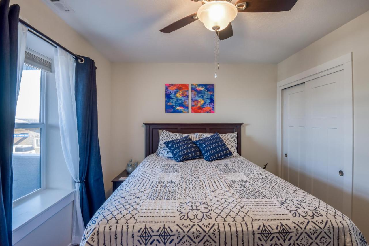 Oceanview Townhome - Pet Friendly - Sleeps 6 - King Depoe Bay Bagian luar foto