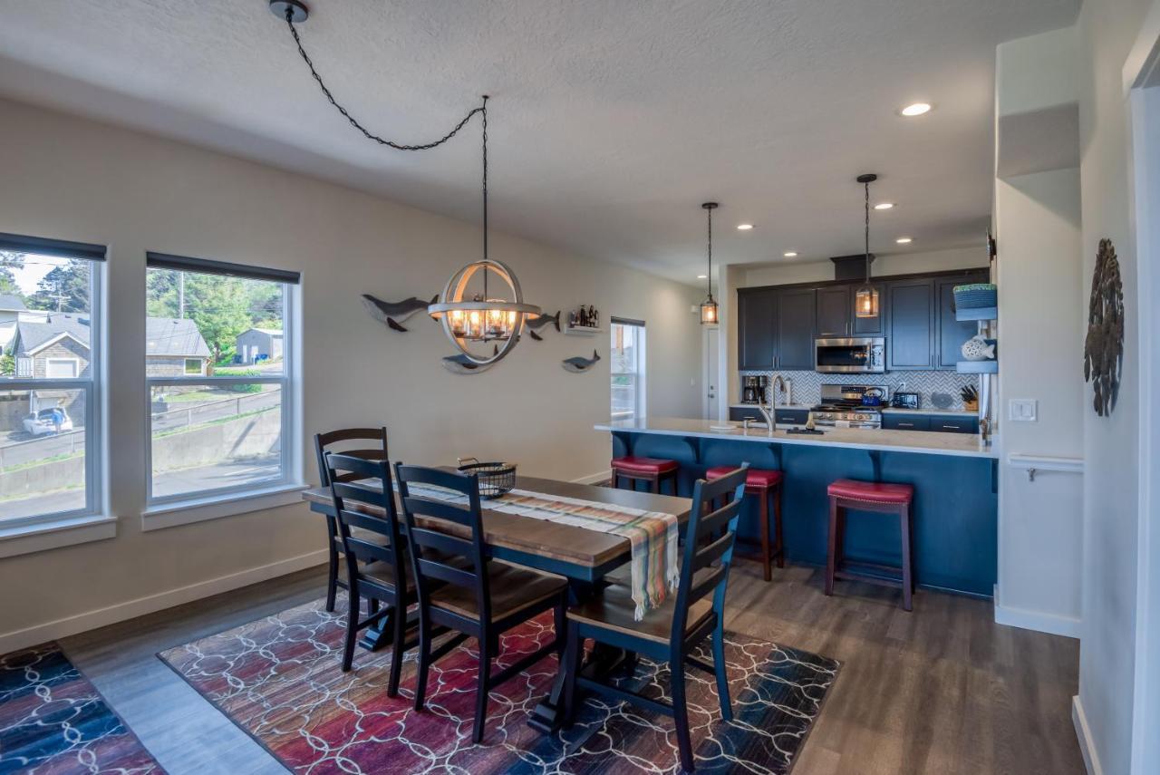 Oceanview Townhome - Pet Friendly - Sleeps 6 - King Depoe Bay Bagian luar foto